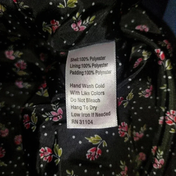 True Craft Womens Navy Blue Puffer Vest Fall Winter Size Medium Zip & Buttons - Picture 4 of 8